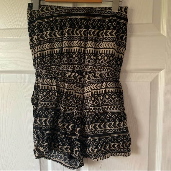 Romper with pockets size extra small 2/20$ item - Picture 5 of 6